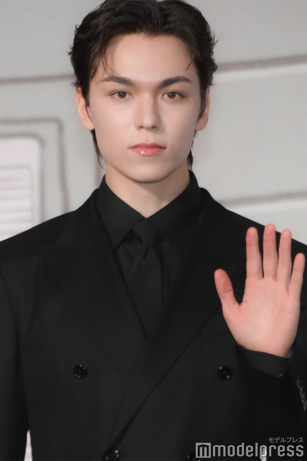 VERNON（バーノン）（C）モデルプレス