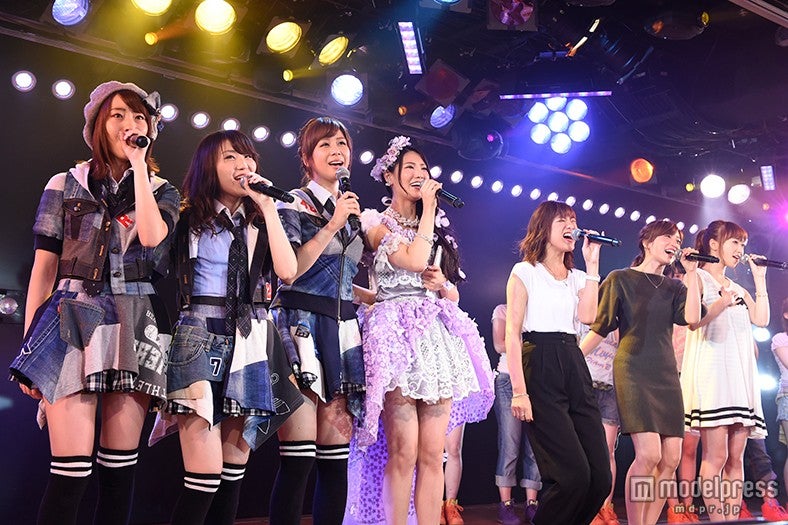 ステージの様子（C）AKS