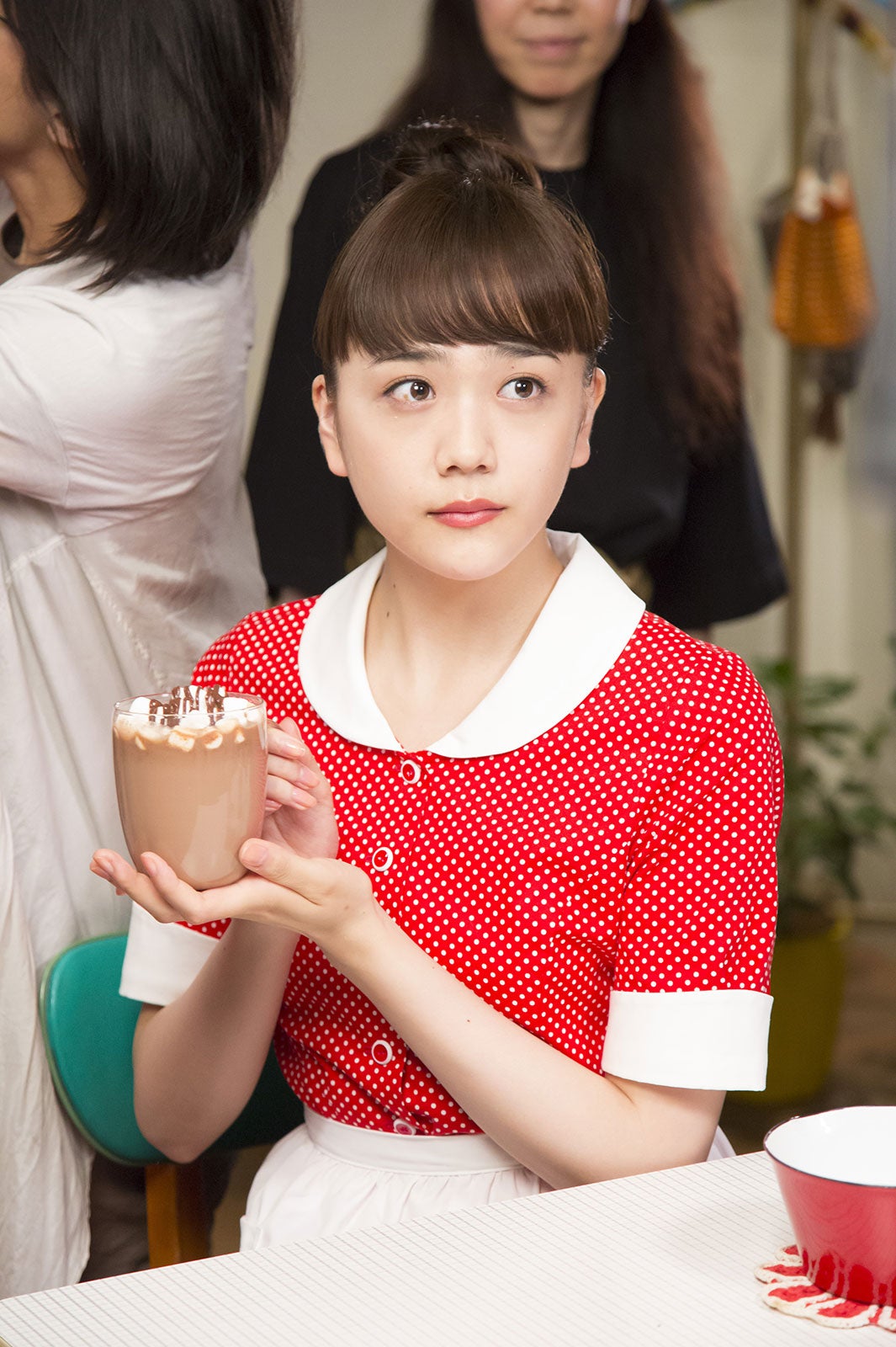 松井愛莉／メイキングより（提供写真）