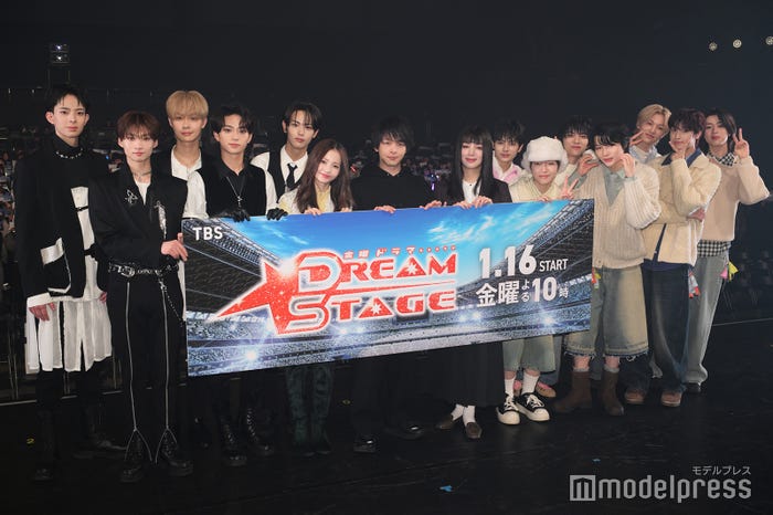 (後列左から)松瀬太虹、HOJIN、ISAAC、ターン、ドヒョク、ユンギ、カイセイ(前列左から)志賀李玖、岩瀬洋志、ハ・ヨンス、中村倫也、池田エライザ、アト、ユウヤ、キムゴン(C)モデルプレス