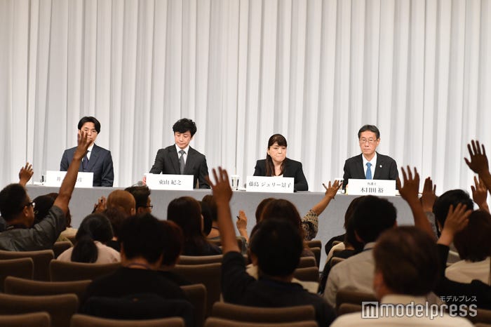 井ノ原快彦、東山紀之、藤島ジュリーK.氏、木目田裕氏(C)モデルプレス