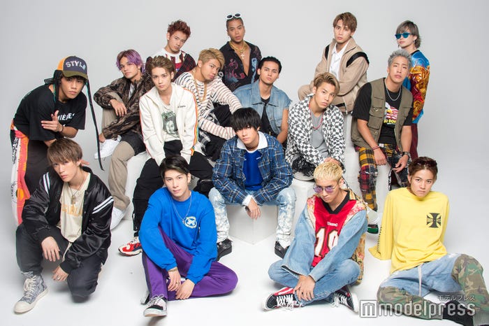 THE RAMPAGE from EXILE TRIBE/(後列左から)後藤拓磨、与那嶺瑠唯、吉野北人、浦川翔平、武知海青、LIKIYA、龍、川村壱馬、RIKU、神谷健太、陣、山本彰吾、(前列左から)藤原樹、長谷川慎、鈴木昂秀、岩谷翔吾(C)モデルプレス
