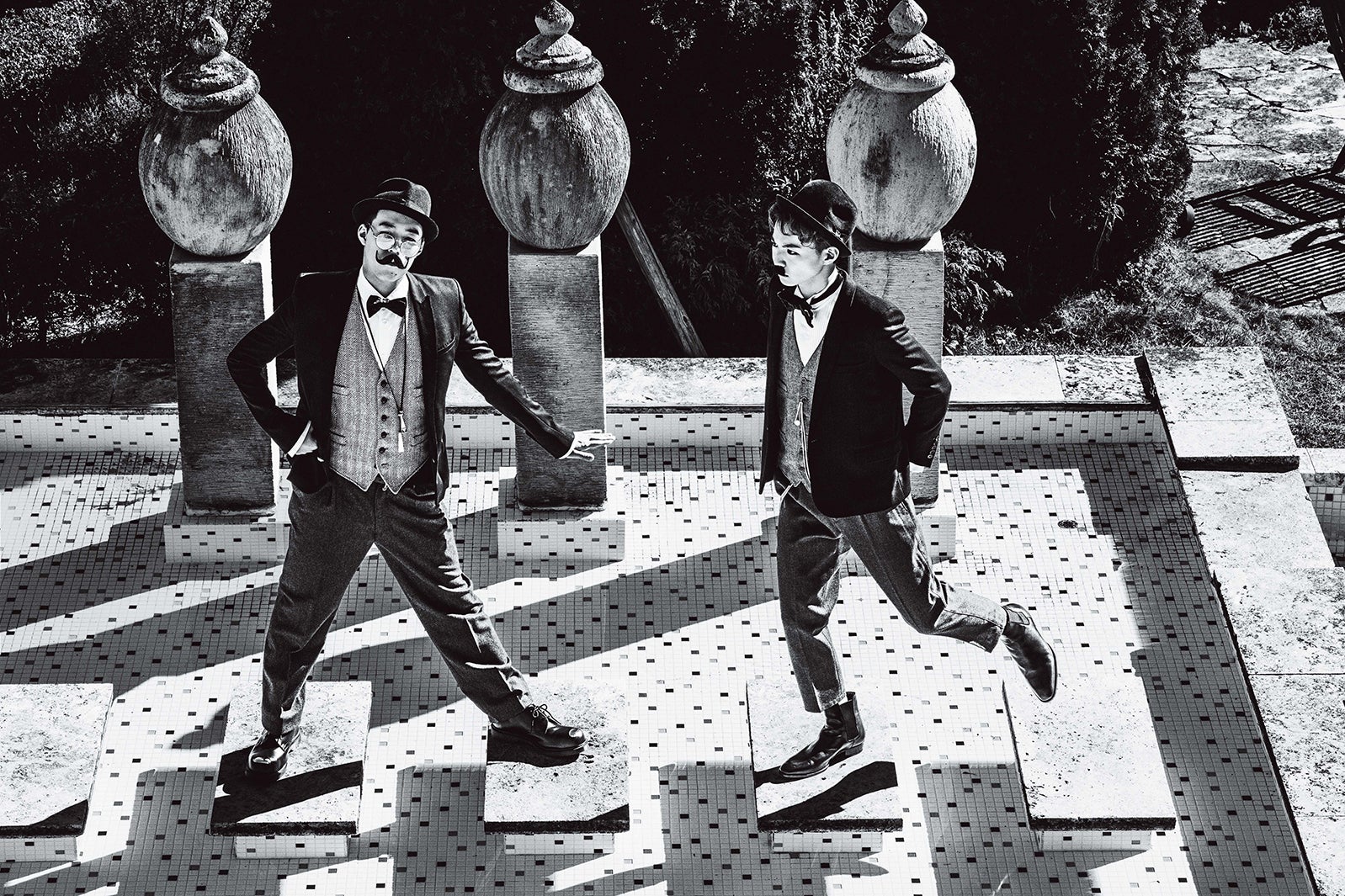 世界、佐藤大樹／「月刊EXILE」4月号より（画像提供：LDH）