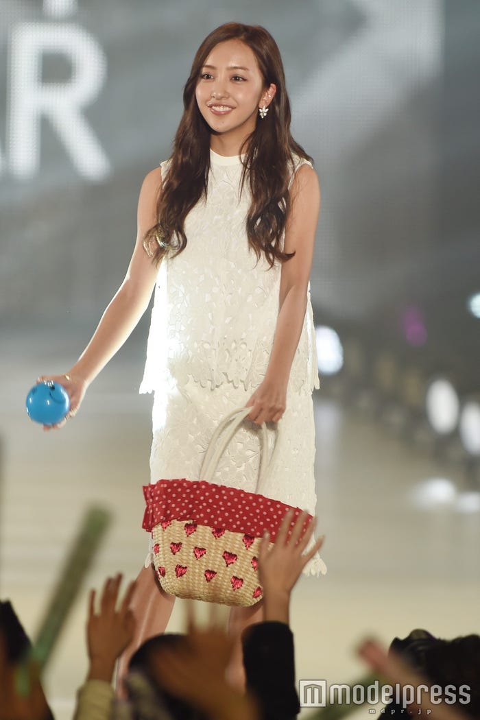 板野友美(C)モデルプレス