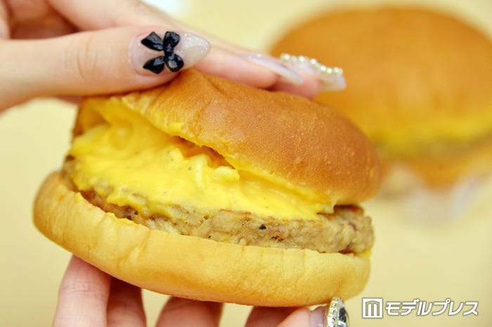 マッケンチーズバーガー(税込397円)(C)モデルプレス