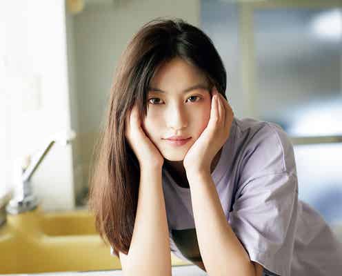 今田美桜、カジュアルコーデで美貌際立つ