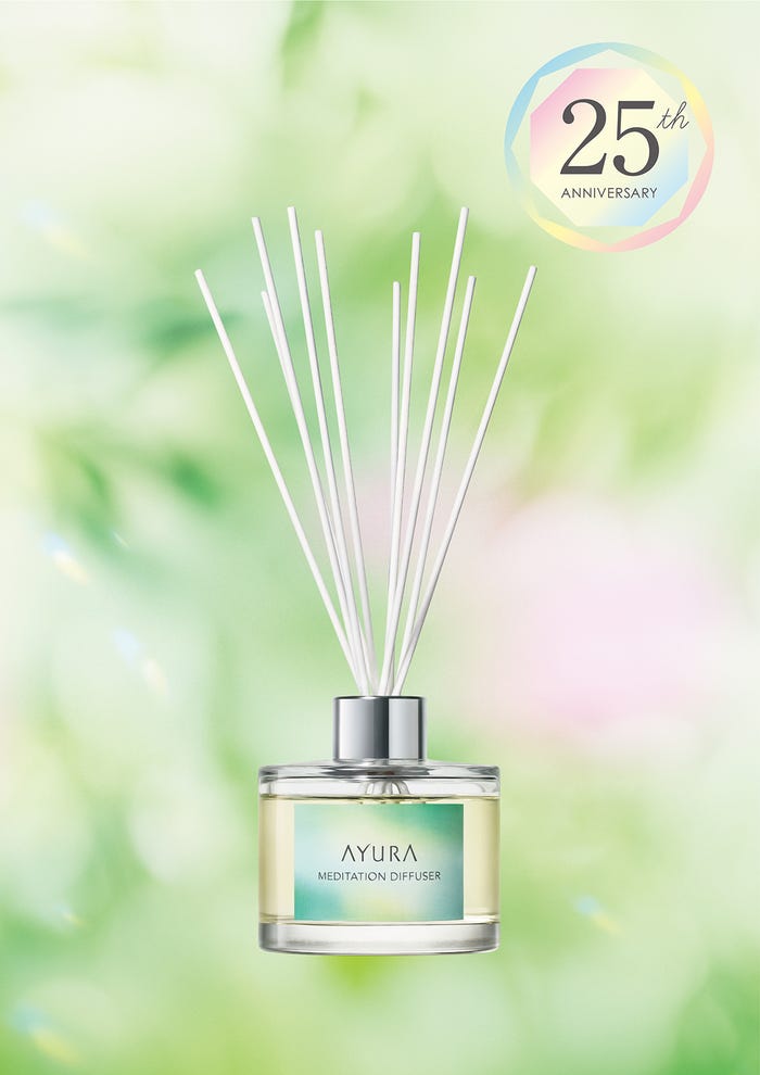 アユーラ メディテーションディフューザー(150mL/スティック10本 4,500円※税抜)/画像提供:アユーラ