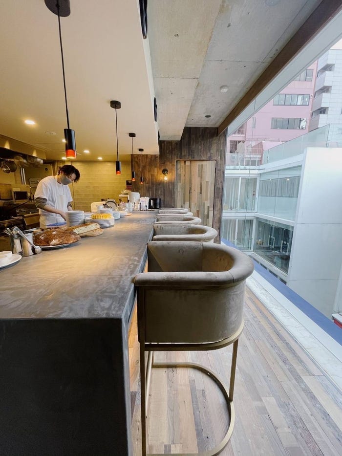表参道に都会のオアシス Cafe Terrace Bistro Queency オープン カジュアルな空間でこだわった料理を モデルプレス 表参道に都会のオアシス Cafe Terrace Bistro Queency オープン カジュアルな空間でこだわった料理を モデルプレス