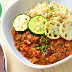 【作り置きレシピ】野菜たっぷり♡夏に食べたいカレーのレシピ<3選>