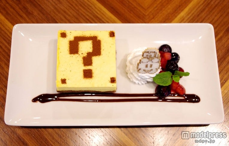 ハテナブロック・ティラミス＜ドリンクセット＞￥1389（税抜き）（C）1985 Nintendo