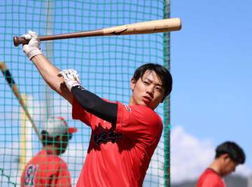 広島・勝田 逆転CSへDeNA＆ヤクルト6連戦“仕事人魂”でアピール 堅実守備としぶとい打撃「いい経験をさせてもらっている」