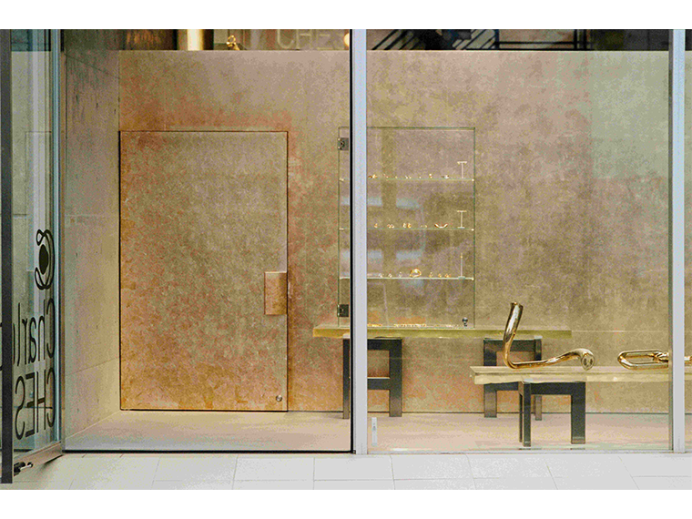 「シャルロット・シェネ」 日本初の旗艦店を青山にオープン