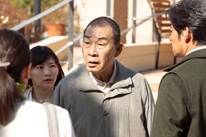 でんでん「シッコウ!!~犬と私と執行官~」第6話より(C)テレビ朝日