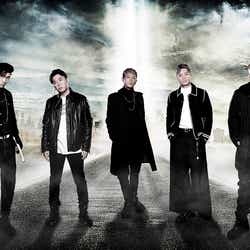 モデルプレス - DOBERMAN INFINITY、新たな“PARTY”はDO派手で最狂にCRAZY