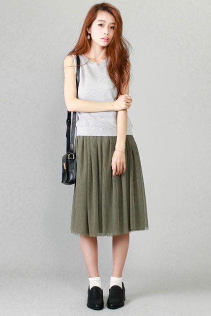 ミディ丈ガーリーチュールスカート「salus」1,990円(税込)/画像提供:salus