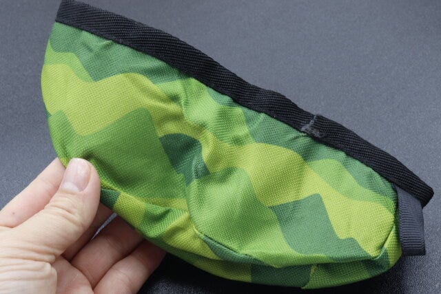 100均セリアのペット用フードボウル折りたたみタイプ