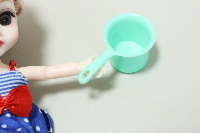 ダイソー　キーホルダー（風呂椅子と湯おけ）　湯おけ　使用例　ミニチュア　ドール