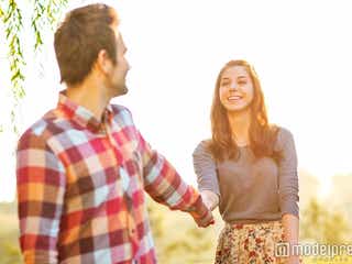 手の繋ぎ方で分かる!あなたと彼の“恋愛関係タイプ”をチェック