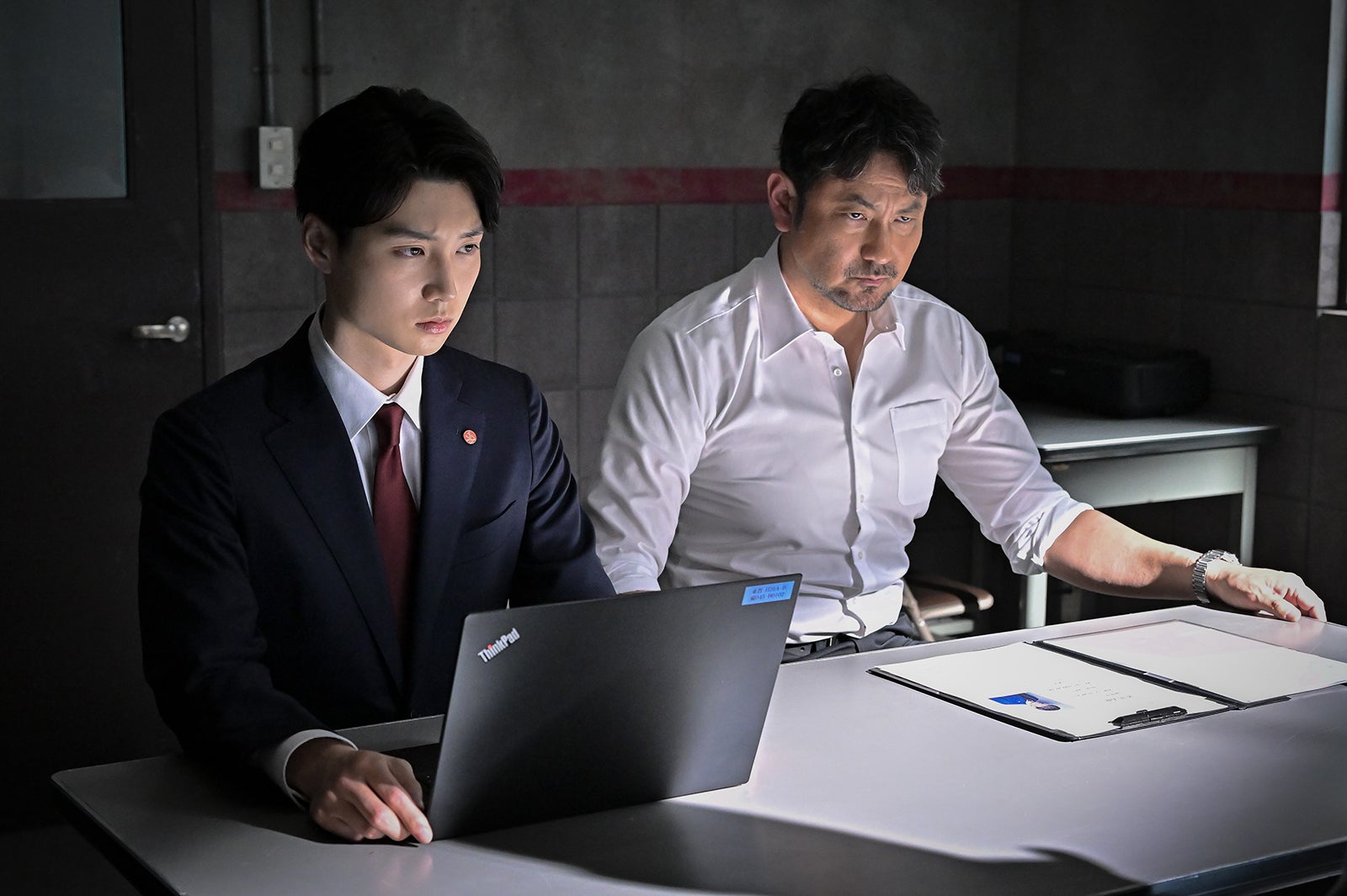 絃瀬聡一、藤本隆宏「クジャクのダンス、誰が見た？」第3話（C）TBS