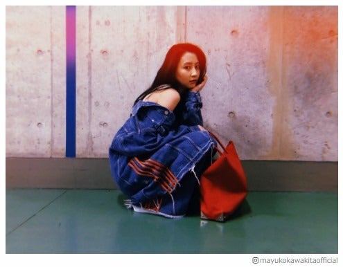 河北麻友子、美肌チラリ…SEXYな肩出しショットに「ドキッとした」「憧れる」と反響