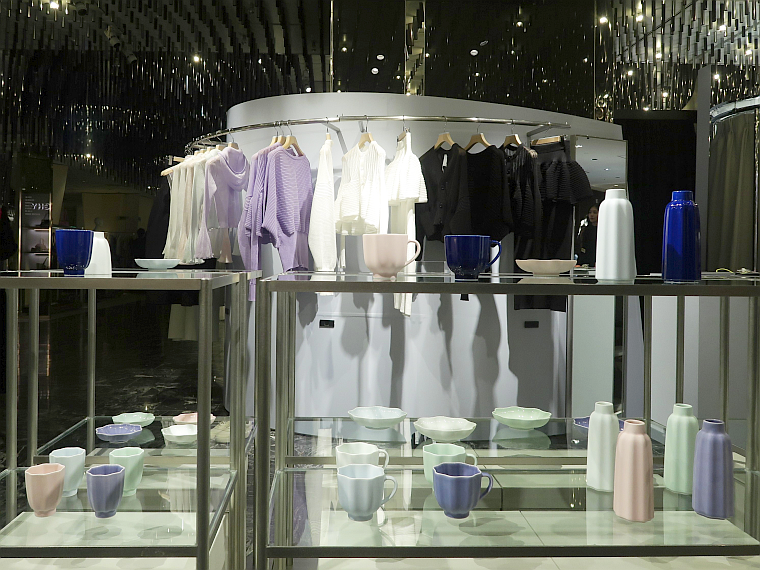 「CFCL」 伊万里鍋島焼の畑萬陶苑とテーブルウェア 伊勢丹新宿本店で先行販売