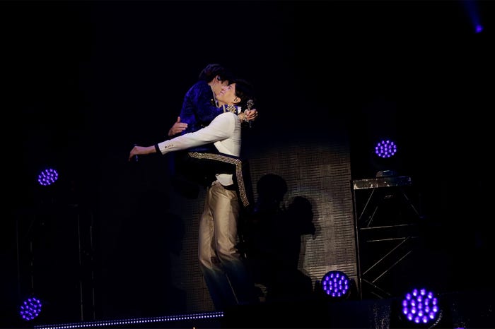 (左から)ジェジュン、城田優(提供写真)