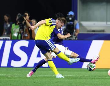 スウェーデンが日本と引き分けも3位通過 2大会ぶり決勝T進出 先制許した6分後にエランガが豪快左足ミドル同点弾