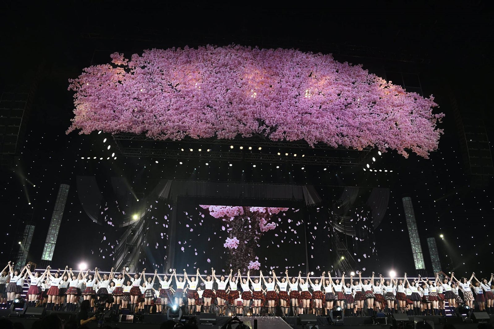 「AKB48単独コンサート～ジャーバージャって何？～」昼公演（C）AKS