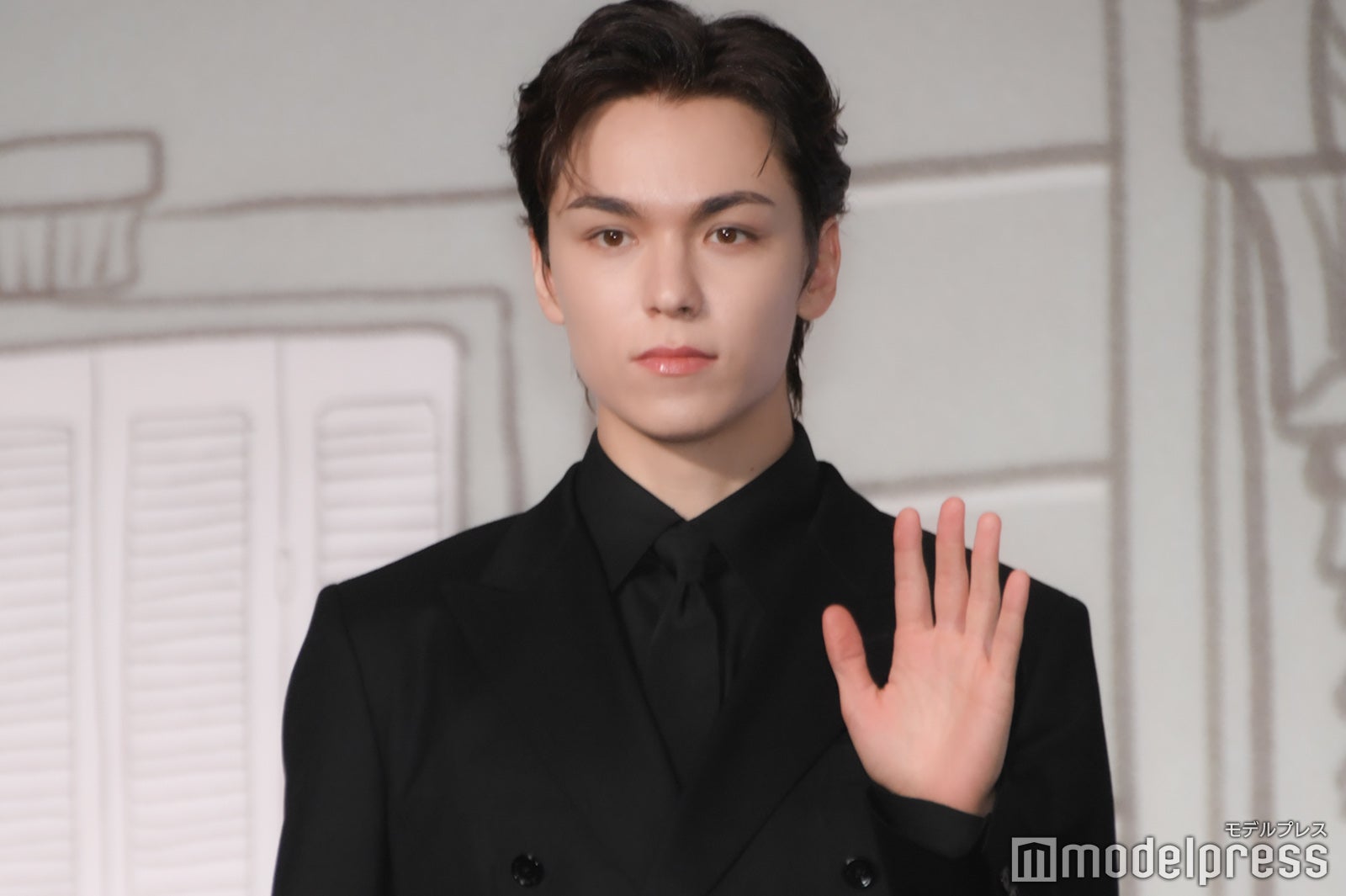 VERNON（バーノン）（C）モデルプレス