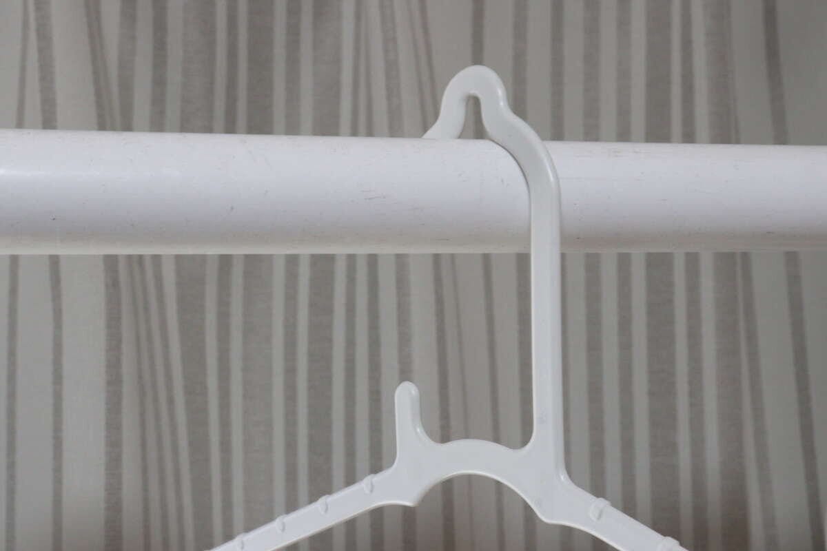 ダイソー　プラスチックハンガー　ポール