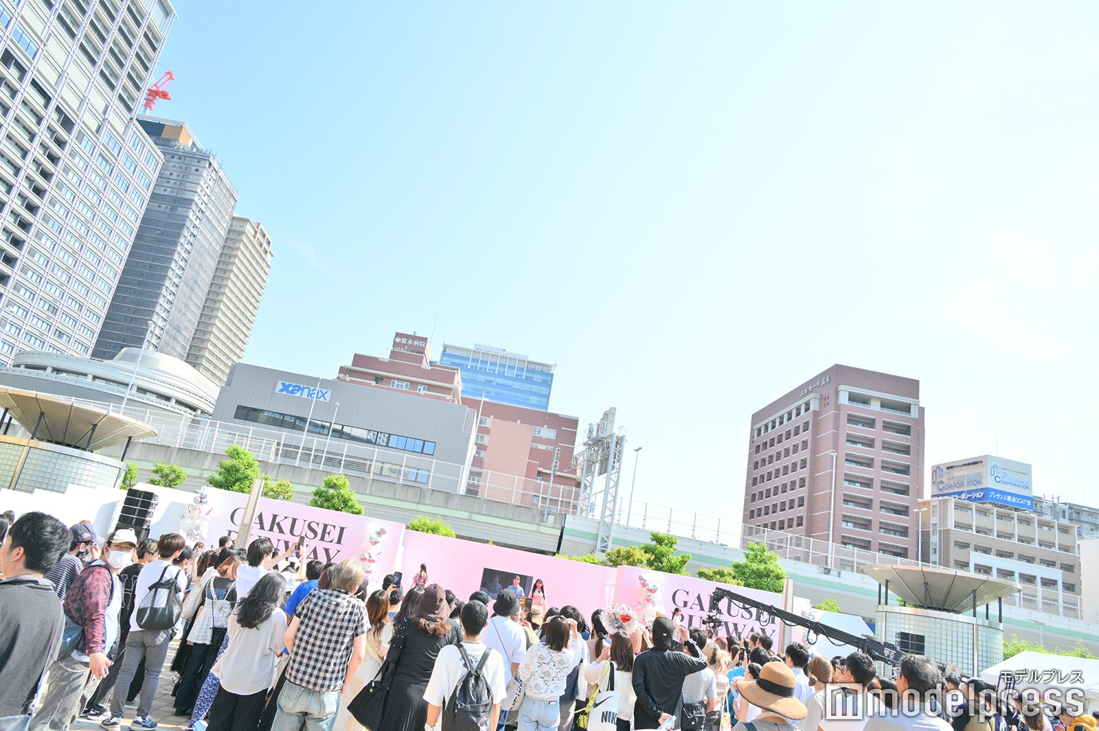 リバープレイスで行われたランウェイの様子（C）モデルプレス