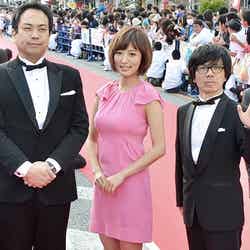 （左から）井手比左士監督、夏菜、竹若元博（バッファロー吾郎）