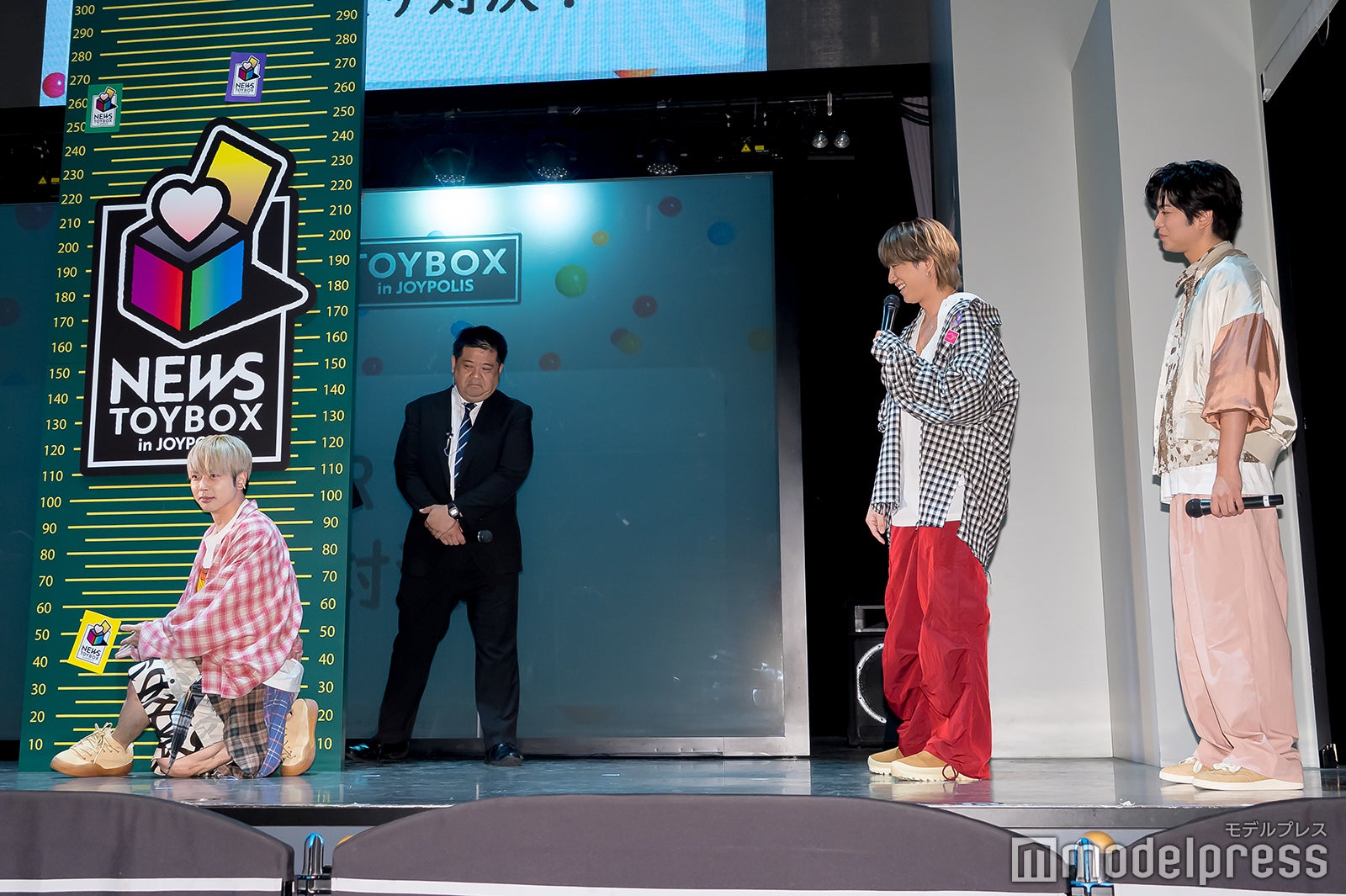 永久的な笑いが欲しかった増田貴久、見守る小山慶一郎、加藤シゲアキ（C）モデルプレス