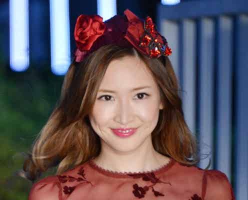 紗栄子、素肌チラ見せでオトナの色気アピール<写真特集>