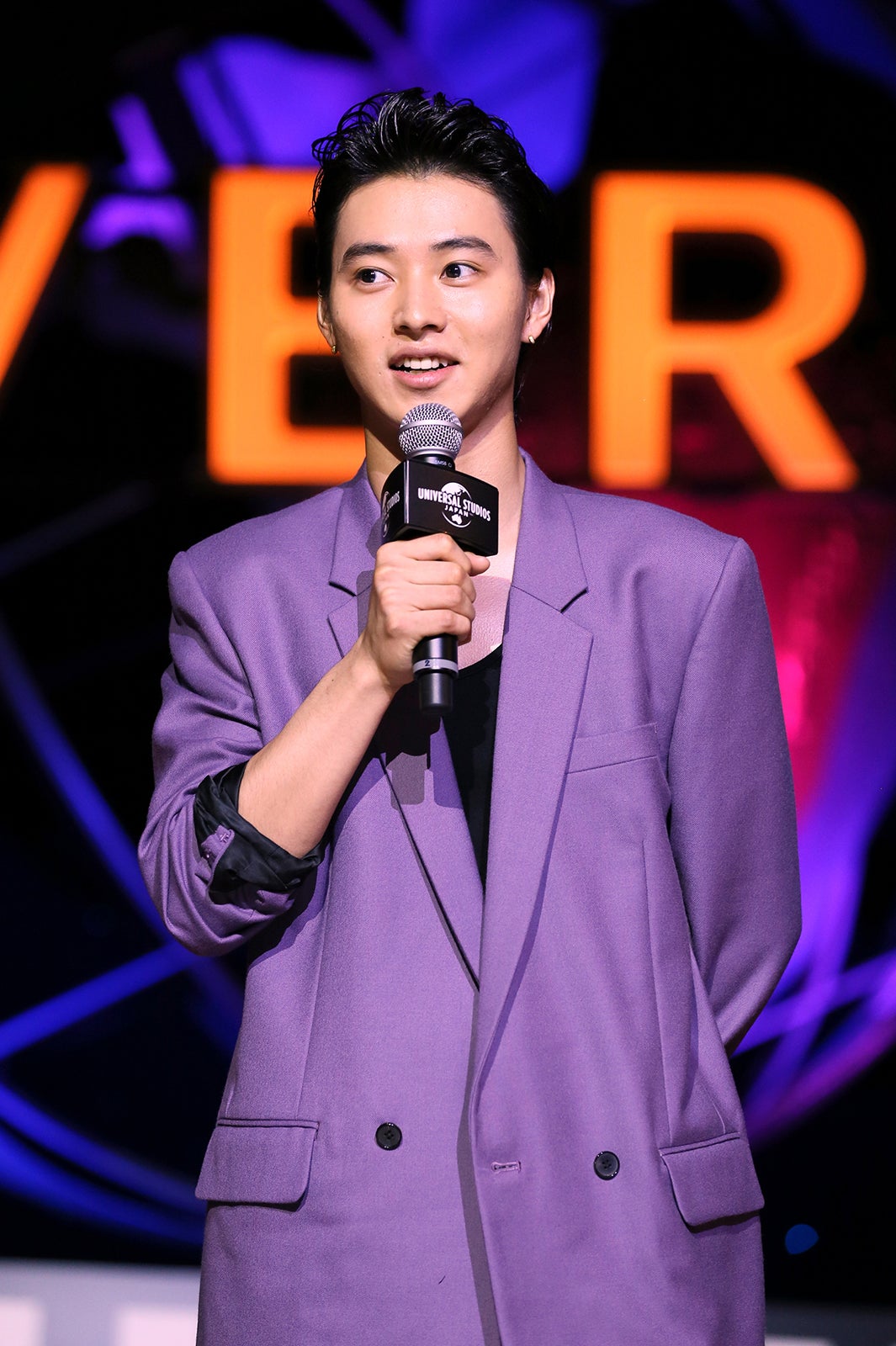 USJに山崎賢人・神木隆之介・小松菜奈サプライズ登場で200人騒然