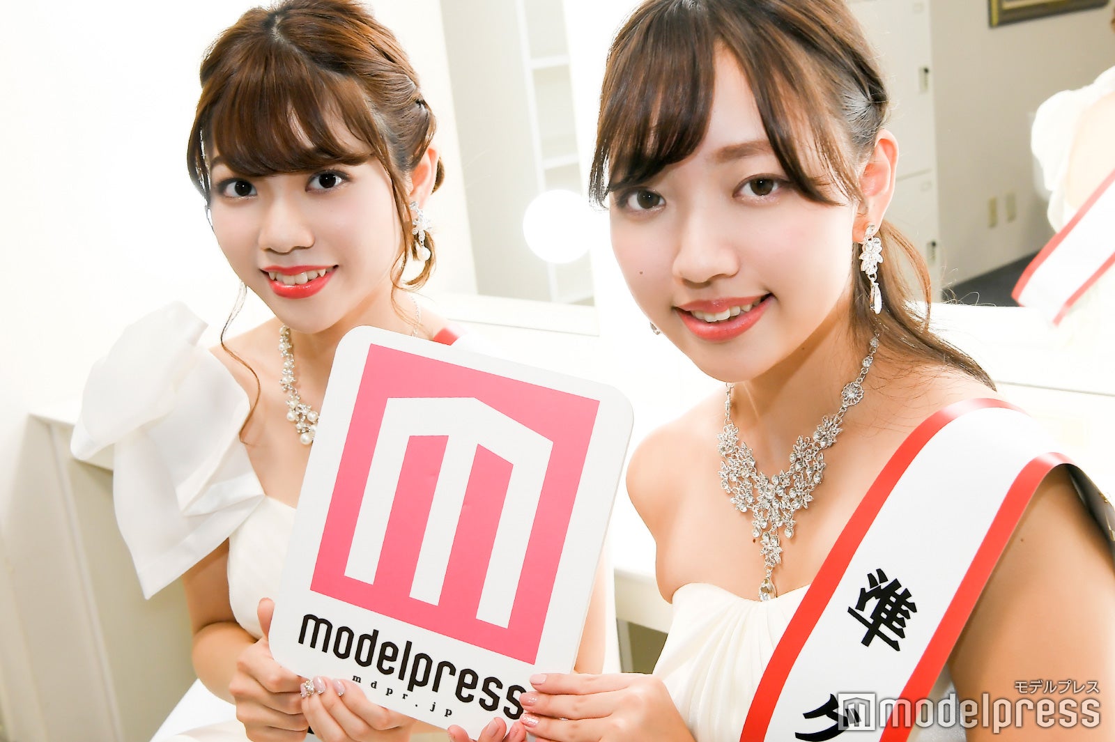 大間知莉奈さん、五十嵐瑞姫さん（C）モデルプレス