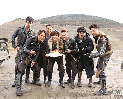 三代目JSB岩田剛典、メンバー全員集合で誕生日を祝福