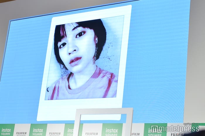 広瀬が公開した自撮りショット (C)モデルプレス