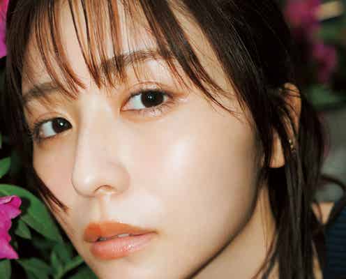 長濱ねる、キャミワンピ姿で圧倒的透明感「週刊ヤングジャンプ」2年半ぶり表紙飾る