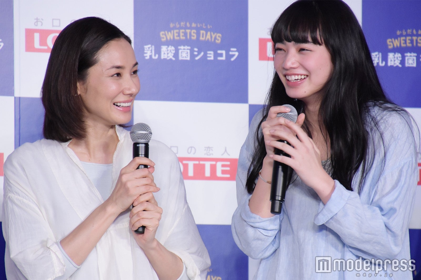吉田羊、小松菜奈 （C）モデルプレス