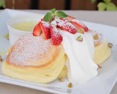 「幸せのパンケーキ」が横浜中華街に、苺&チーズフォンデュの限定メニューも