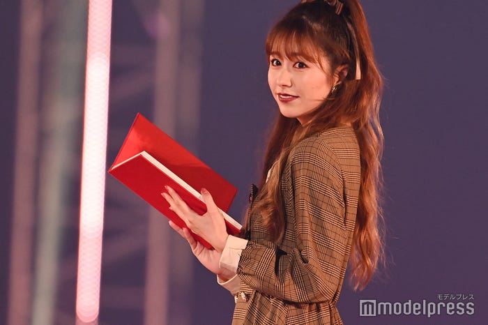佐々木彩夏(C)モデルプレス