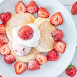 奇跡のパンケーキ ・あまおうがいっぱい税込1,760円/画像提供:フレーバーワークス