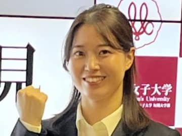 日本勢対決は藤木日菜に軍配 中尾春香に19-16で勝利 ゴール後は並んで笑顔、ハグでたたえ合う 女子デュアルモーグル1回戦