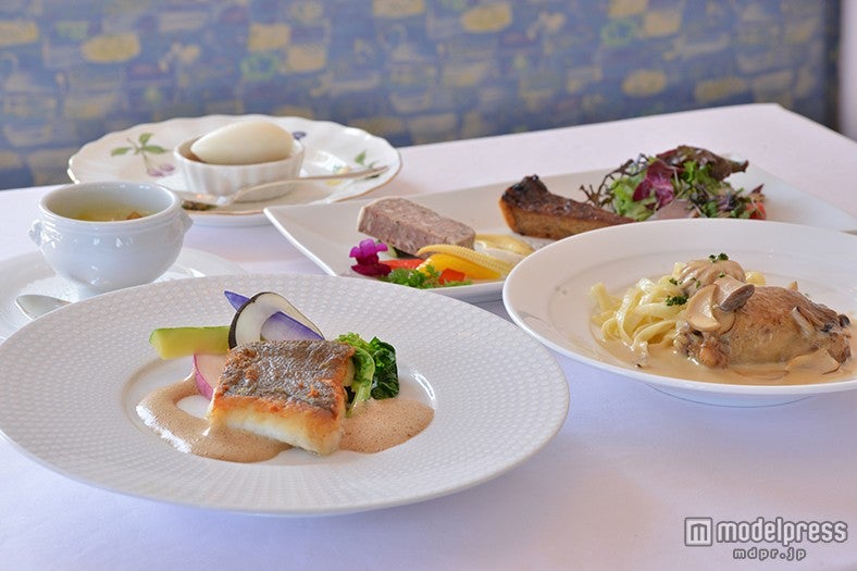 フレンチなどのアラカルトメニュー一例※季節により変更／画像提供：ラ・マーレ・ド・茶屋