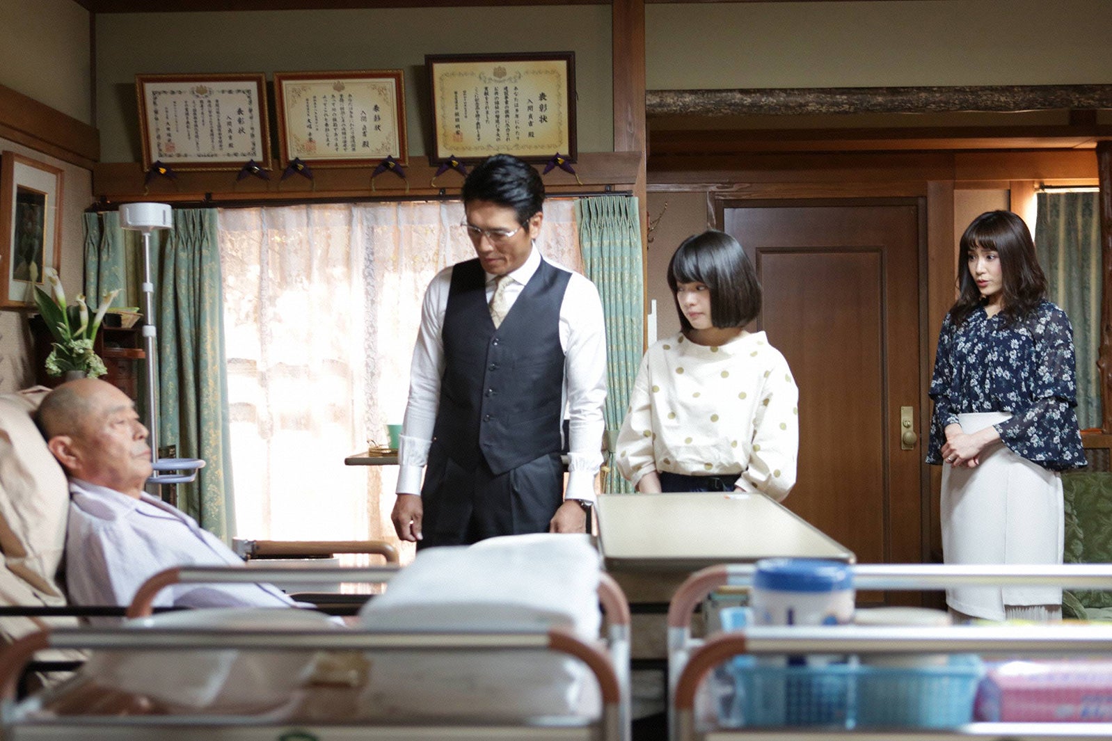 伊武雅刀、高橋克典、岸井ゆきの、山口紗弥加／「モンテ・クリスト伯 ー華麗なる復讐ー」第5話より（C）フジテレビ