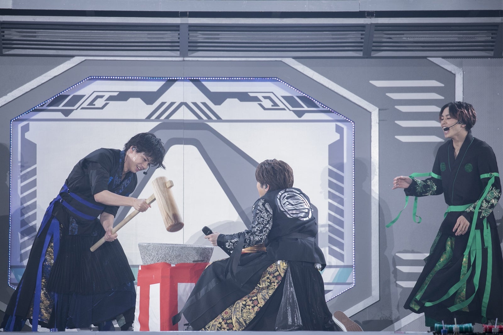 お餅つき（写真提供：SDR）