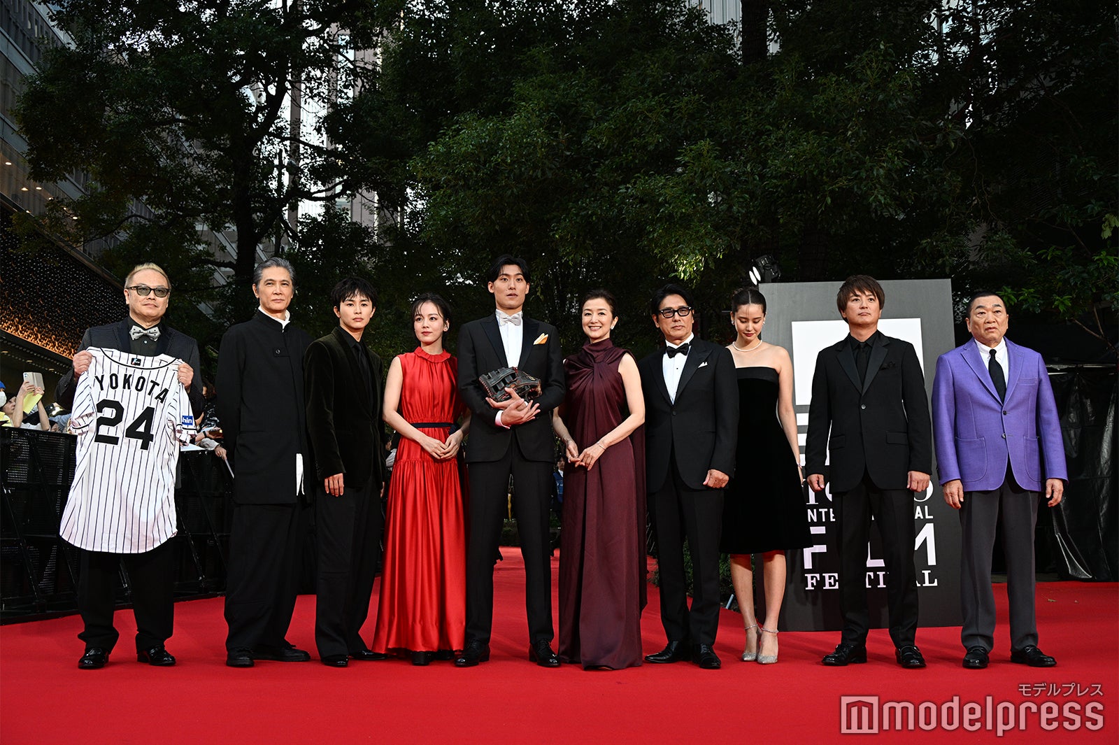 秋山純、加藤雅也、草川拓弥、伊原六花、松谷鷹也、鈴木京香、高橋克典、山崎紘菜、上地雄輔、見城徹（C）モデルプレス