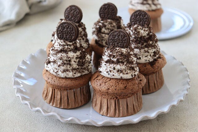 濃厚クッキークリームカップケーキ　レシピ