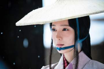 ええっ退場！？【豊臣兄弟】次回タイトルに騒然 まだ数秒しか登場してない大物俳優→突然の一挙退場「1話で終わり？」「無駄遣いの予感」「まさか鷹に餌やって終わり？」